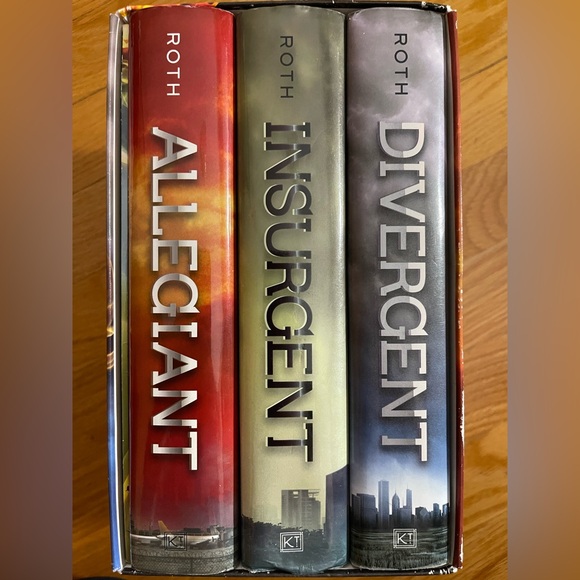 Divergent Series Box Set by Veronica Roth - Picture 1 of 7
